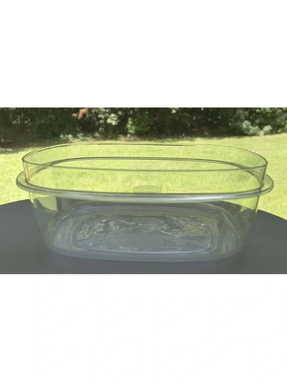 Rubbermaid Clear Premier 9 Cup Storage Container & Black Lid FG 7H78